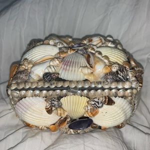 Sea shell storage container💜4/20$💜